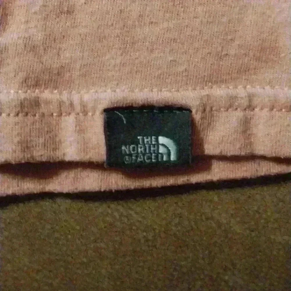 The North Face T-Shirt Womens Large Pink Relaxed Fit V-Neck Short Sleeve Casual - Picture 3 of 8